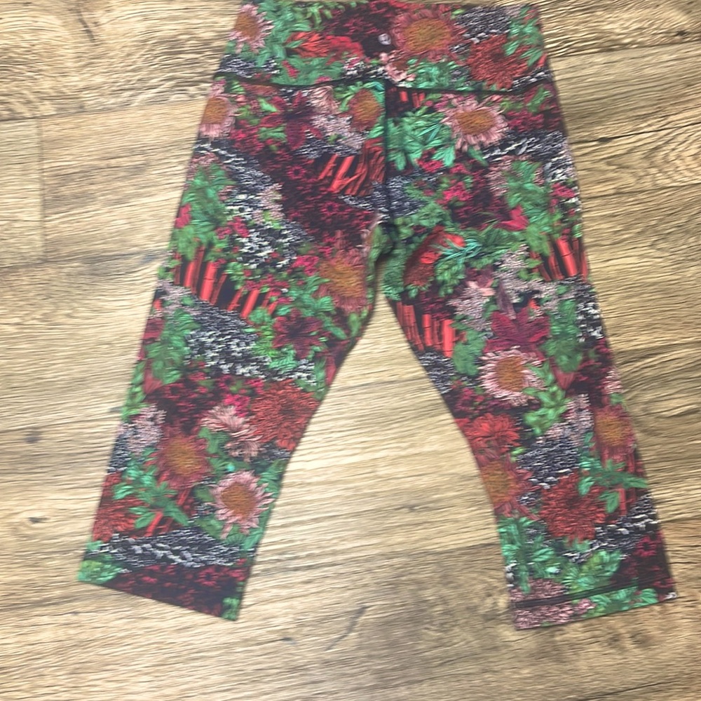 Lululemon crops